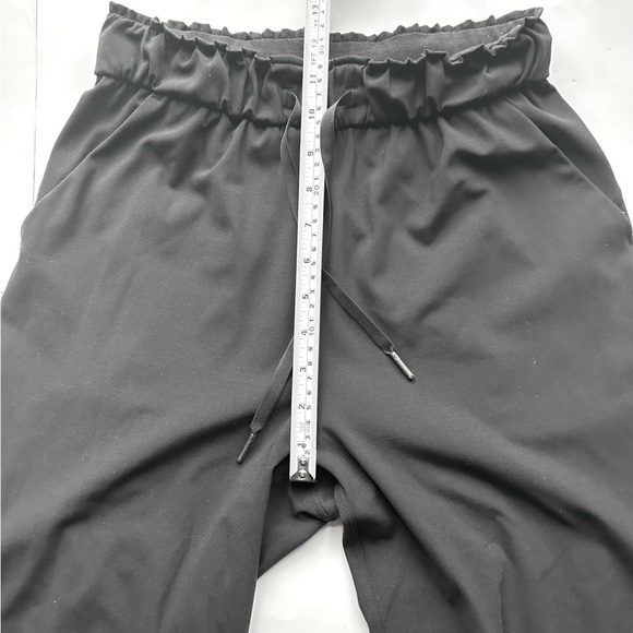 Lululemon Keep Moving Pant High-Rise. Black size 8 - Picture 9 of 11